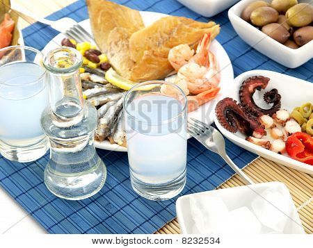 Meeresfrüchte und ouzo