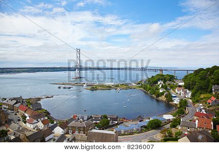 her Road bridge