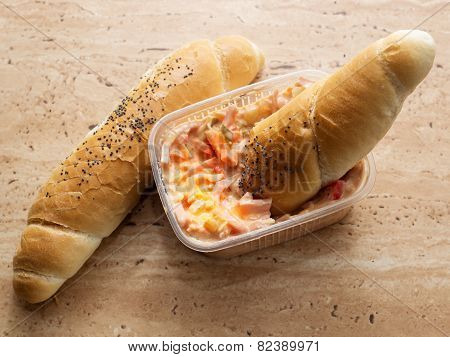 Snack salad with rolls