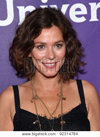 LOS ANGELES - APR 02:  Anna Friel arrives to the NBCUniversal's Summer Press Day 2015  on April 02, 2015 in Hollywood, CA                
