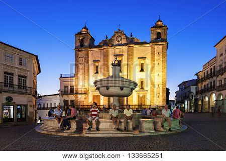 Giraldo Square