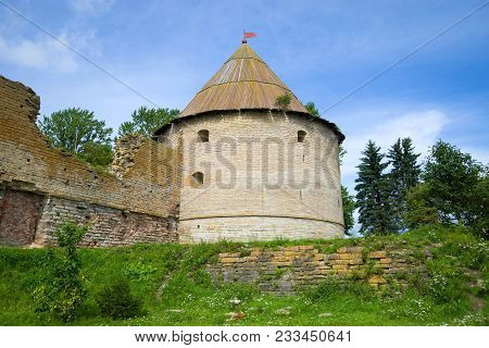 The Royal Tower Of The Oreshek Fortress Close-up On A Sunny August Day. Shlisselburg, Russia