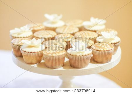 Kendi Festive Bar Birthday Wedding Sweet And Nise