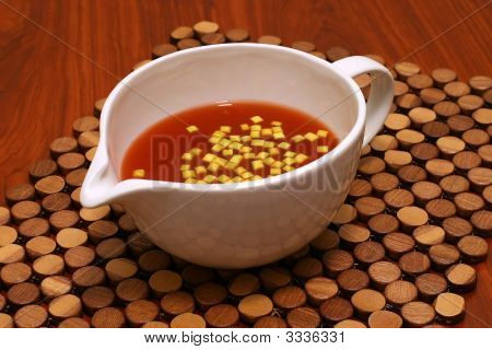 Zuppa di pomodoro con crostini