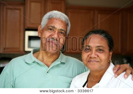 年配のカップル