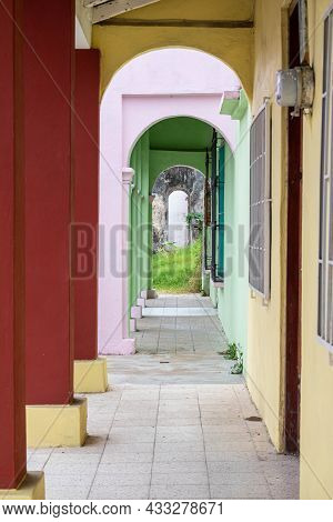 Tlacotalpan, Veracruz, Mexico- August 20, 2021: Corridor At The Exterior Of A Typical House In Tlaco