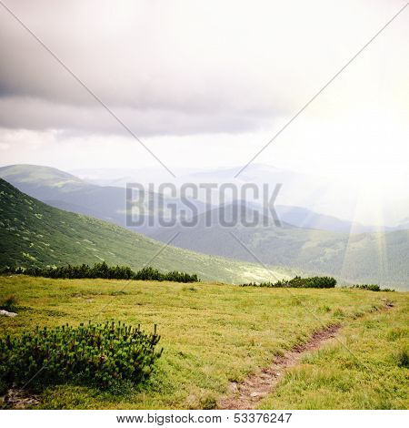 Caminho nas montanhas