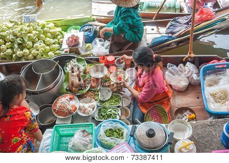 Damnoen Saduak floating market  in Ratchaburi