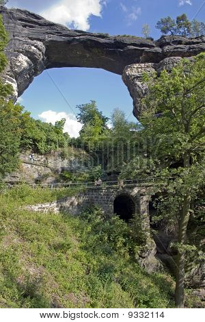 Rock-Brücke