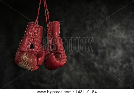 Quit boxingOld boxing gloves The concept of retirement