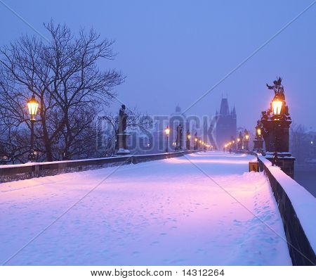 Karlsbron på vintern, Prag, Tjeckien