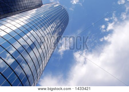 6_Filtered specchio edificio e Sky