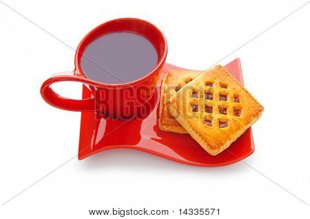 Tasse de thé et des biscuits frais sur table
