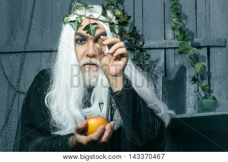 Zeus With Enchanted Apple
