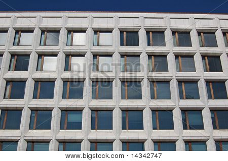 Windows auf einem Helsinki-Bürogebäude