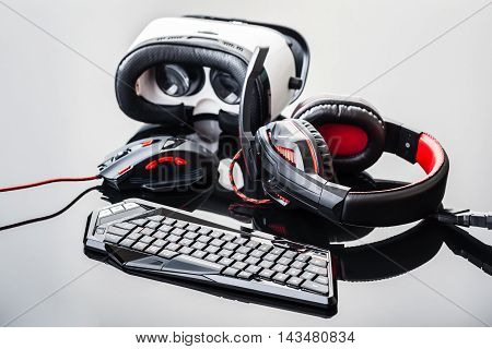 Virtual Reality Gaming Set