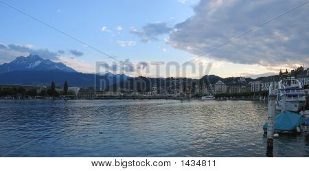 Gamle Lucerne by og sø Des Quatres, kantoner, Schweiz, Panorama
