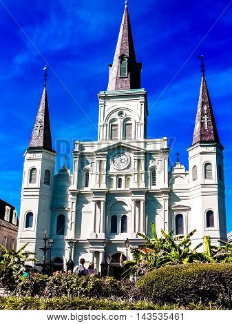White basillica in New Orleans in Jackson Square.
