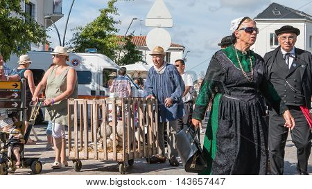 Man Who Walks Around With An Old Cage Of Ducks