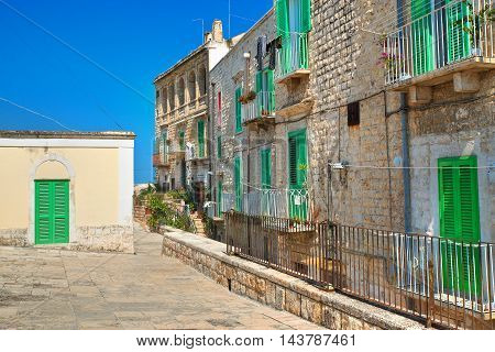 Characteristic alleyway of Molfetta. Puglia. Southern Italy.