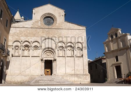 Termoli (campobasso, Molise อิตาลี) - ภายนอกวิหาร