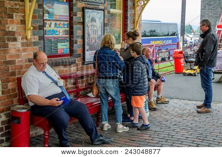Bala Lake, Uk: May 27, 2018: Despite The Poor Weather, The Festival Of Transport Saw A Good Turn Out