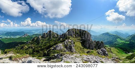 The Great Rozsutec Hill In The Vratna Valley At The National Park Mala Fatra, Slovakia. Day Foto.
