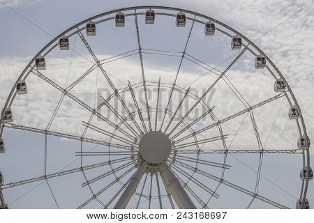 Baku Ferris Wheel, Baky Eye On Seaside Boulevard. Azerbaijan