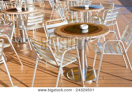 Tabelle con posacenere In Bar all'aperto