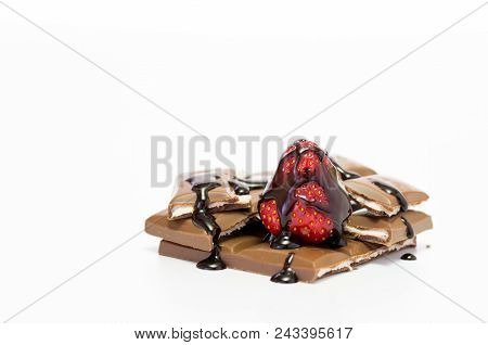 Strawberries With Chocolate Syrup. Chocolate Topping And Strawberry. Isolate.