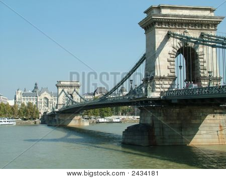 SzéChenyi Chain Bridge