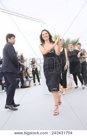 Benicio Del Toro and Virginie Ledoyen attend the Jury Un Certain Regard photocall during the 71st annual Cannes Film Festival at Palais des Festivals on May 9, 2018 in Cannes, France.