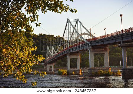 The Park Bridge - The Pedestrian Bridge Across The Dnieper, Connects The Central Part Of Kiev With T