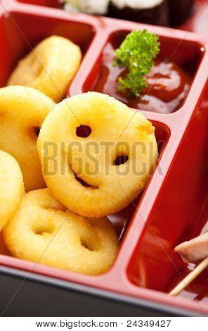Sjov japansk måltid i en boks (Bento)