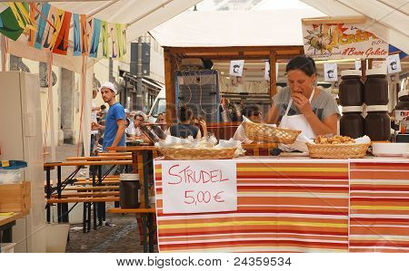 Strudel คอก Udine Friuli Doc