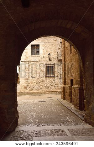 Arch Of Square Of La Iglesia , La Iglesuela Del Cid, Mestrazgo, Teruel Province, Aragon, Spain