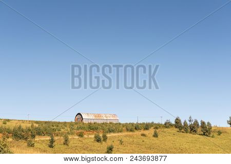 Pot River Pass, South Africa - March 27, 2018: A Farm Scene With A Barn, On Road R396 At The Start O