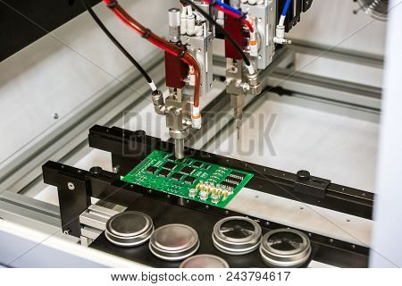 Flexible Robotic Conformal Coating And Dispensing System For Selective Coating Potting, Bead, And Me
