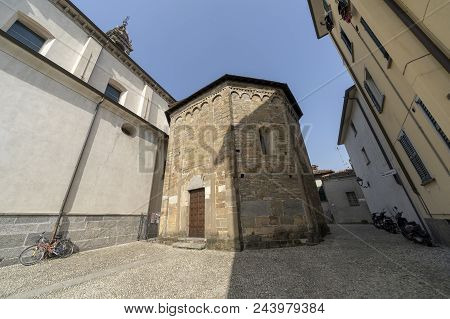 Oggiono, Italy: Historic Monuments