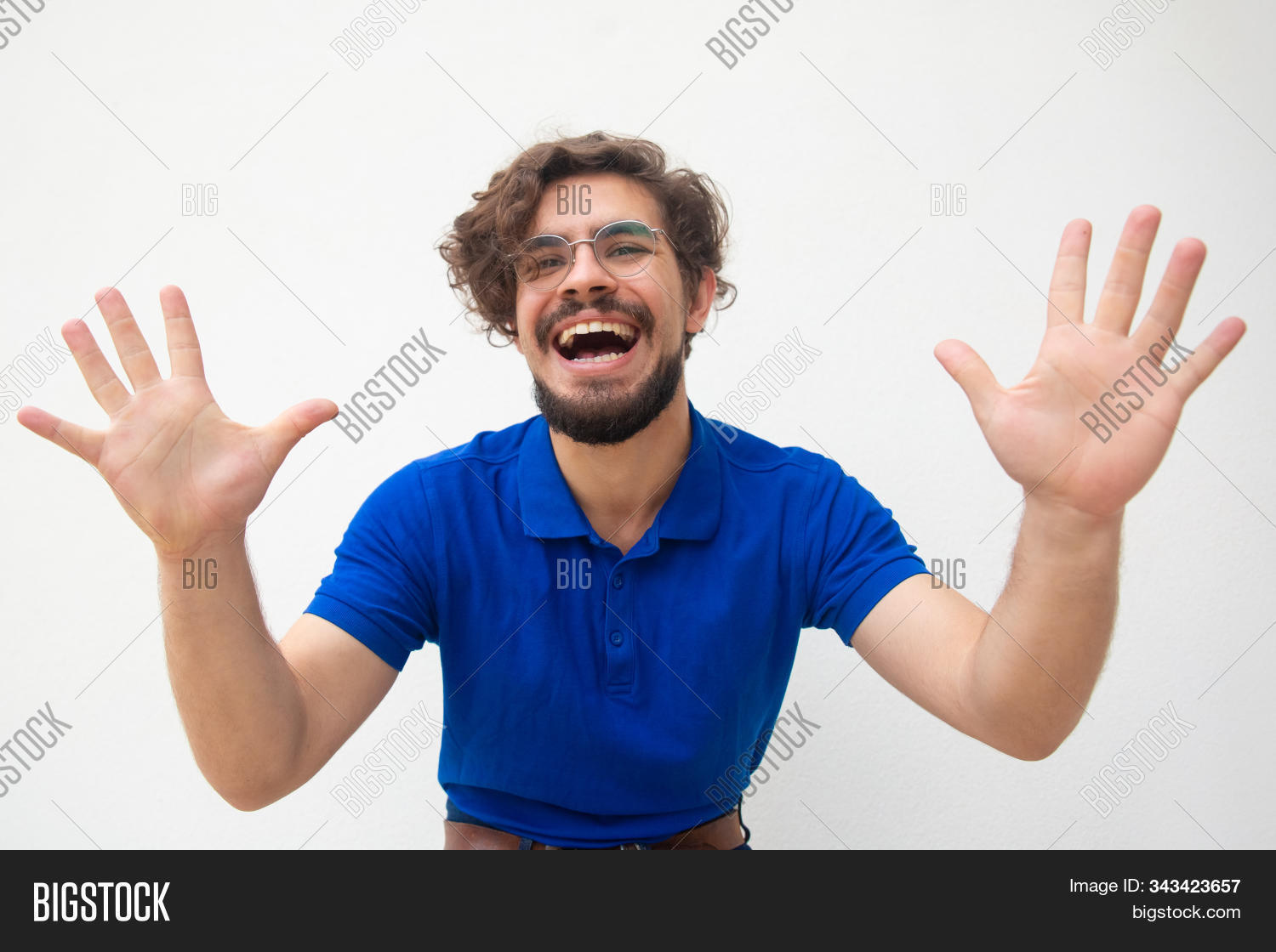 Tom daley. Шелковистые волосы у парней. Фото в зеркале в зале парень. Блюсистем доска. Joyful guy.