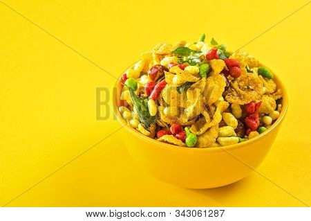 Indian Snacks: Traditional Indian Deep Fried Salty Dish Called Chivda Or Mixture Or Farsan Made Of G