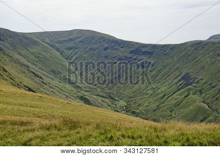 Thornthwaite Crag (784m) & Hayeswater Gill Viewed From Straights Of Riggindale