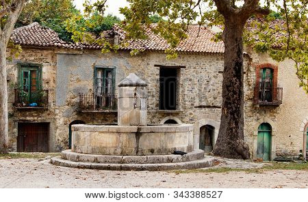Roscigno Vecchio - Ghost Town In Cilento