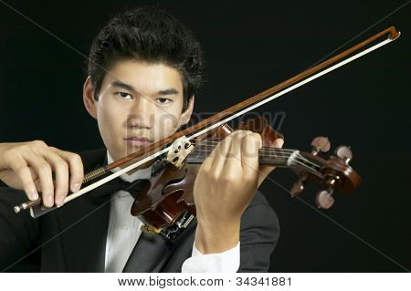 Dreng spiller Violin