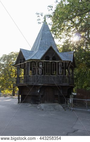Kaliningrad, Russia - July 31 2019: Exterior View Of An Old Shabby Wooden Buildings In A Fairy Style