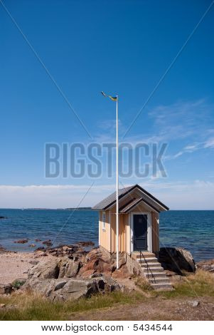 Strand Hut