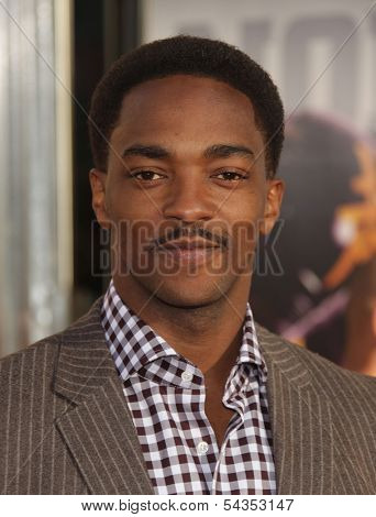 LOS ANGELES - OCT 02:  ANTHONY MACKIE arrives to the 