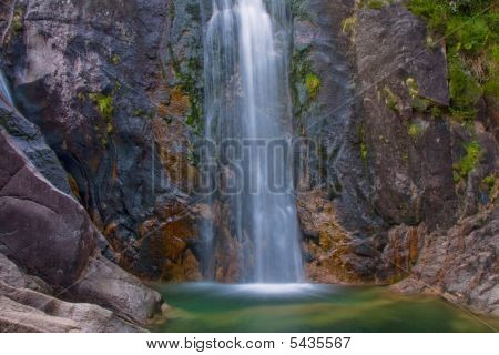Vandfald i Geres National Park Portugal