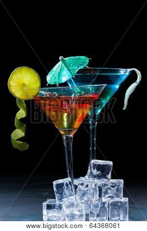 Molecular mixology - Cocktail with juice sphere
