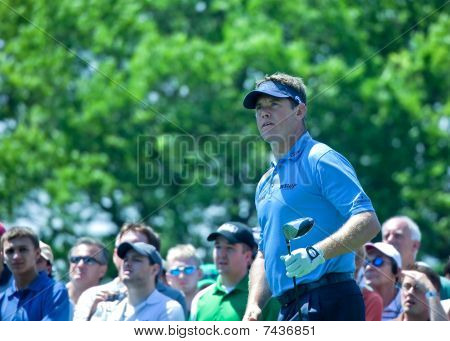 Farmingdale, Nova York - 15 de junho: Inglês Lee Westwood relógios seu Tee tiro no buraco 6, 2009